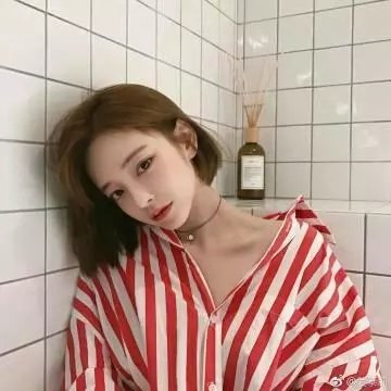 接近无限的白